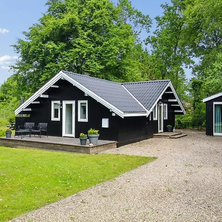 Maini - 30km From The Sea By Interhome